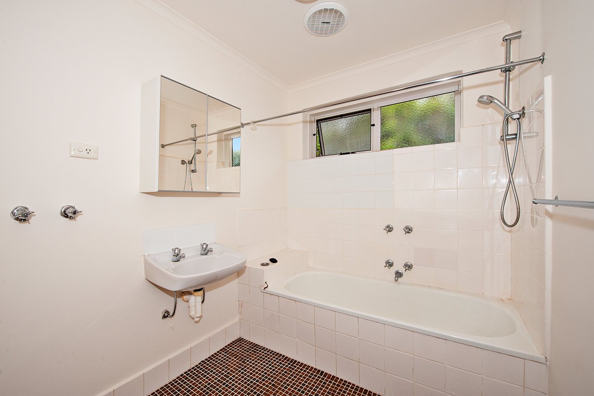 Gallery: 10/115 Alma Road