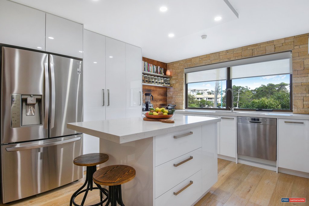 101/1855 Gold Coast Highway BURLEIGH HEADS 1