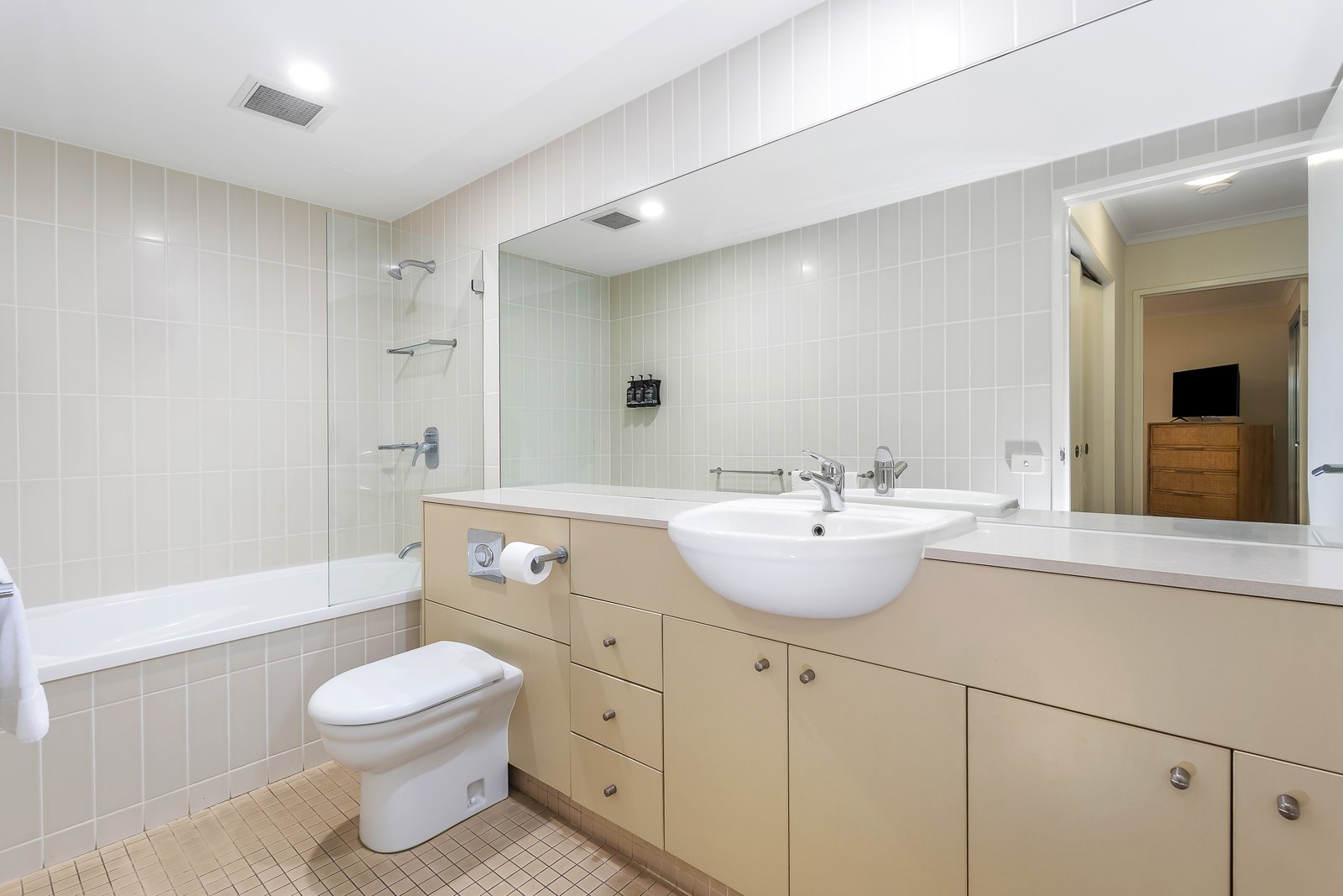 101/1a Tomaree Street NELSON BAY 11