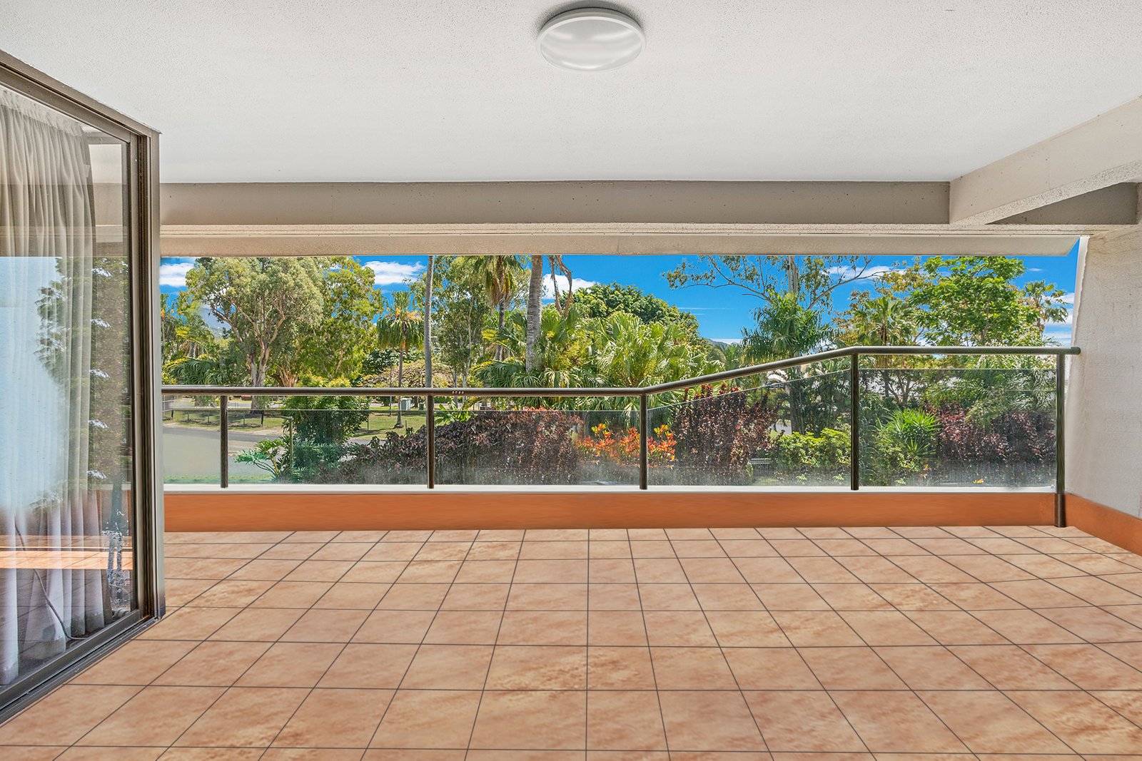 101/2 Eshelby Drive CANNONVALE 3