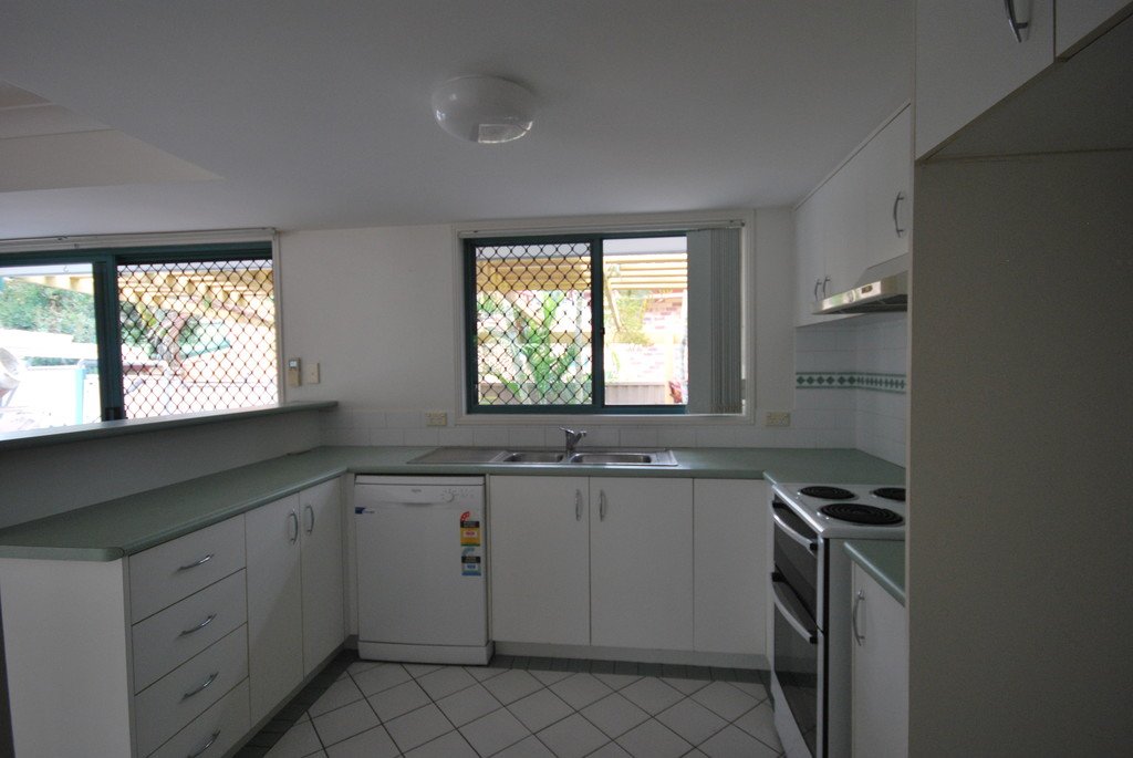 10/12 Sarath Street MUDGEERABA 5