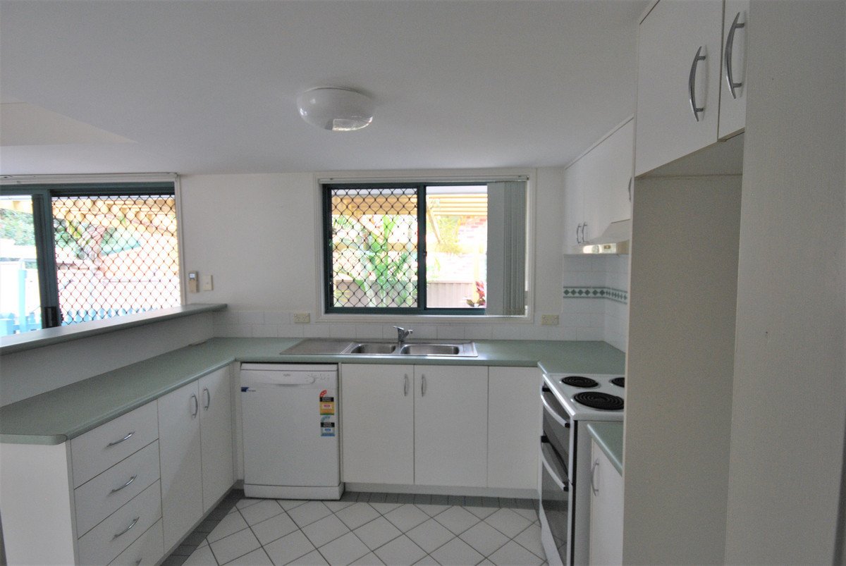 10/12 Sarath Street MUDGEERABA 5