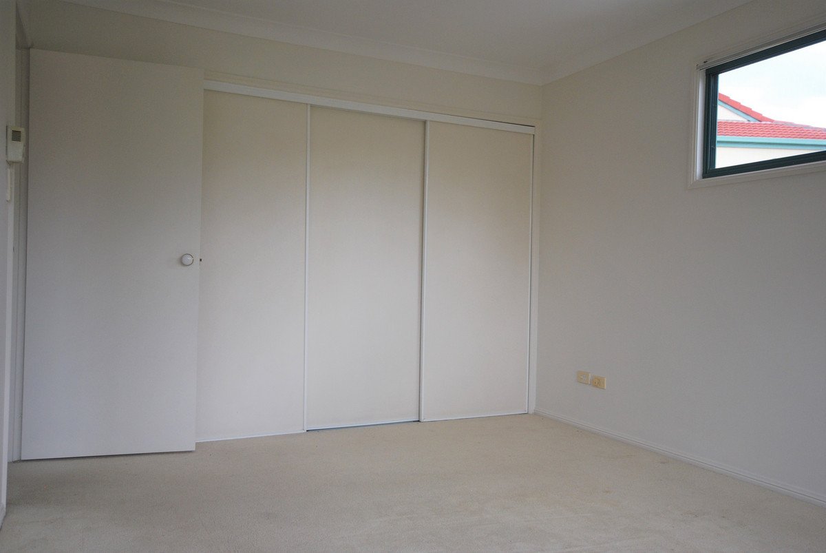 10/12 Sarath Street MUDGEERABA 8