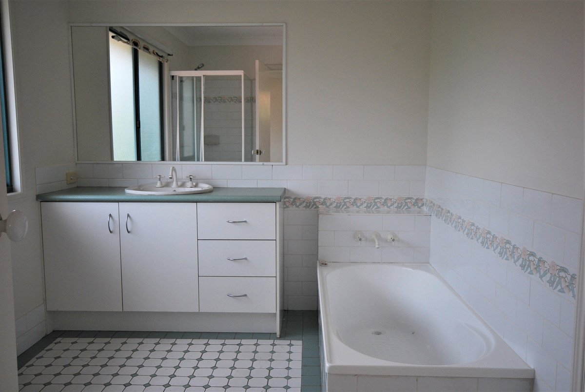 10/12 Sarath Street MUDGEERABA 12