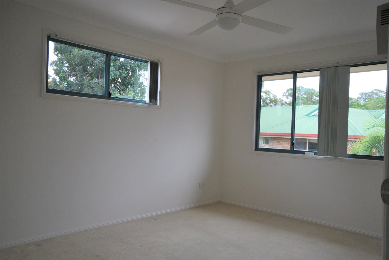 10/12 Sarath Street MUDGEERABA 11