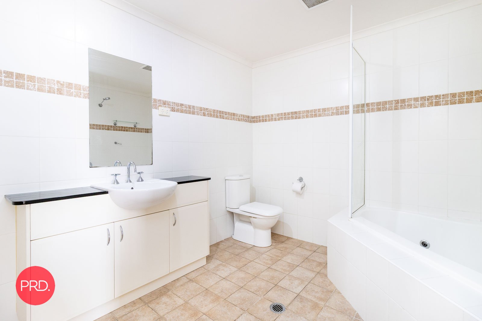 10/12 Waniassa Street QUEANBEYAN EAST 14