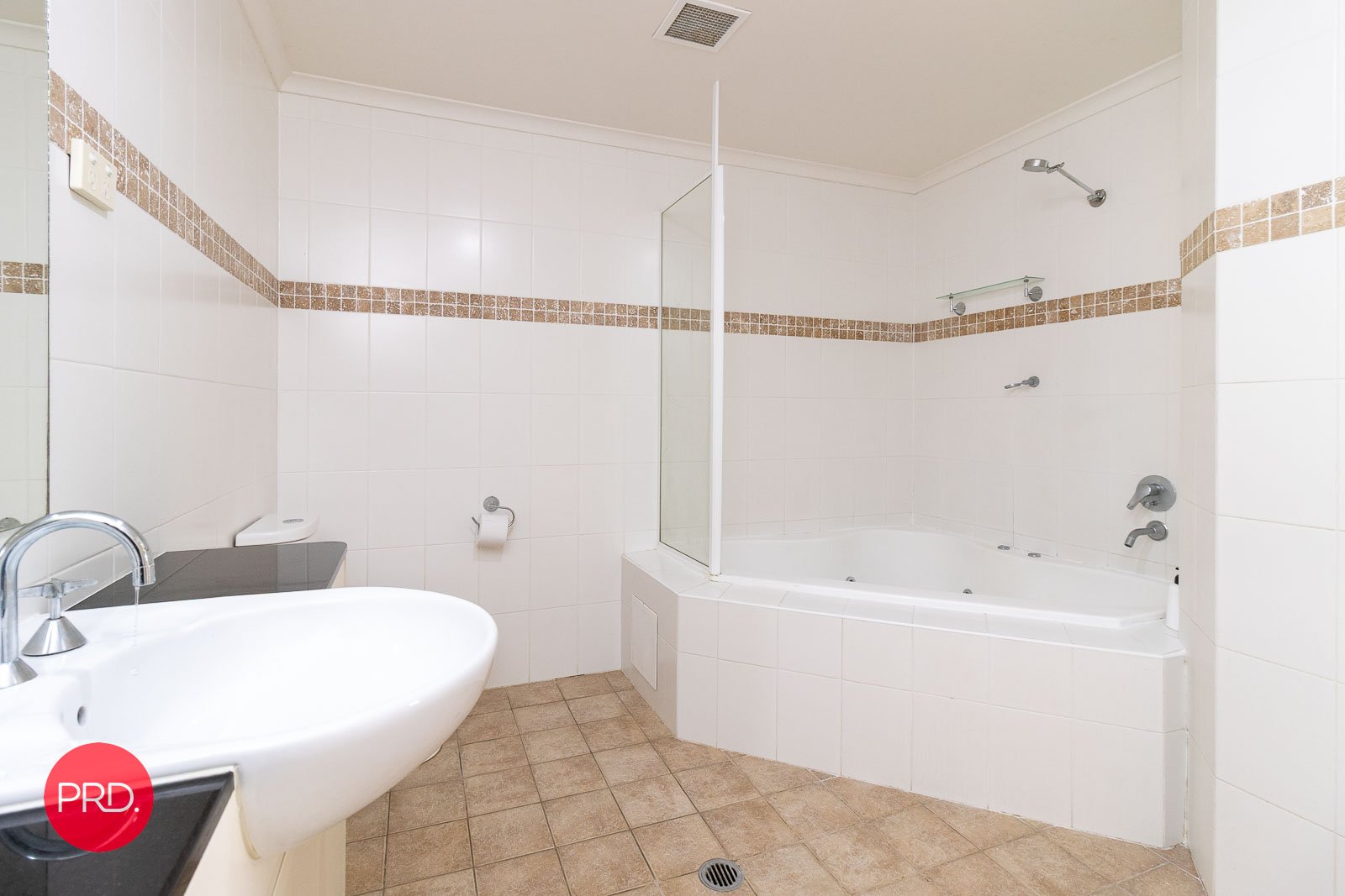 10/12 Waniassa Street QUEANBEYAN EAST 15