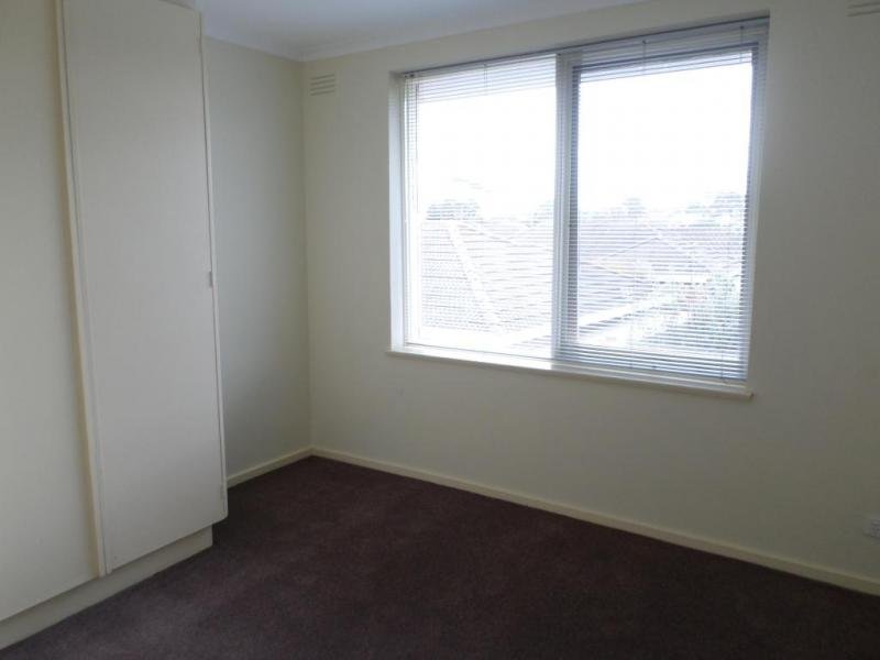Gallery: 10/12 Warrigal Road