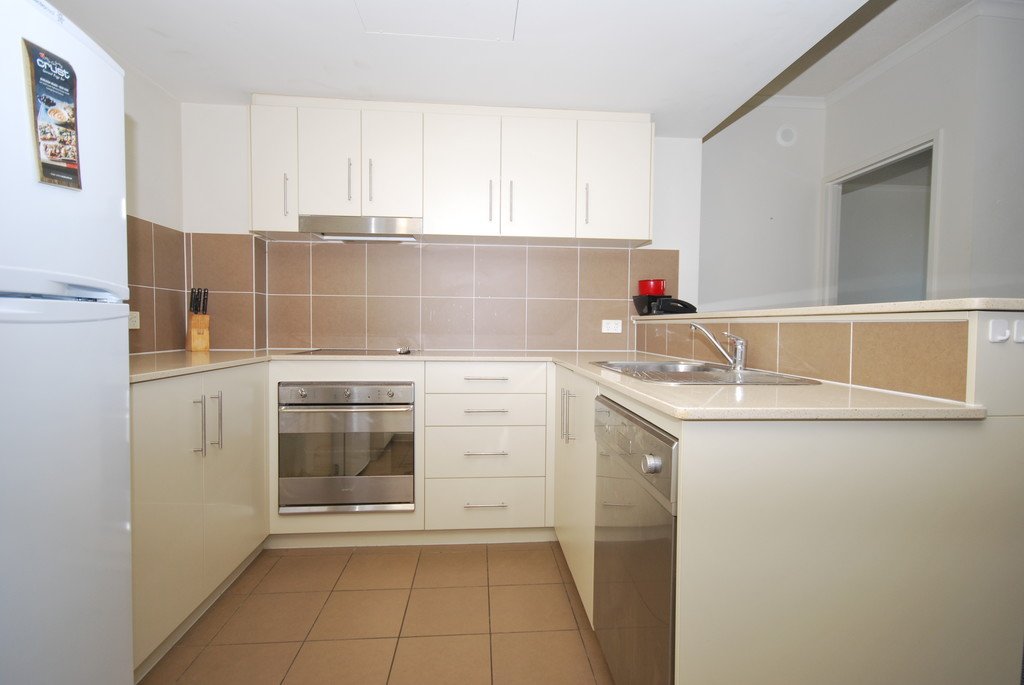 1012/1 Ocean Street BURLEIGH HEADS 2