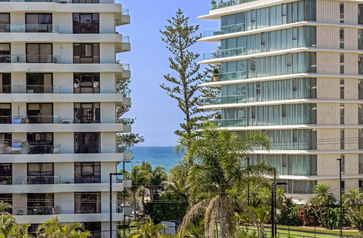1012/1 Ocean Street BURLEIGH HEADS 2