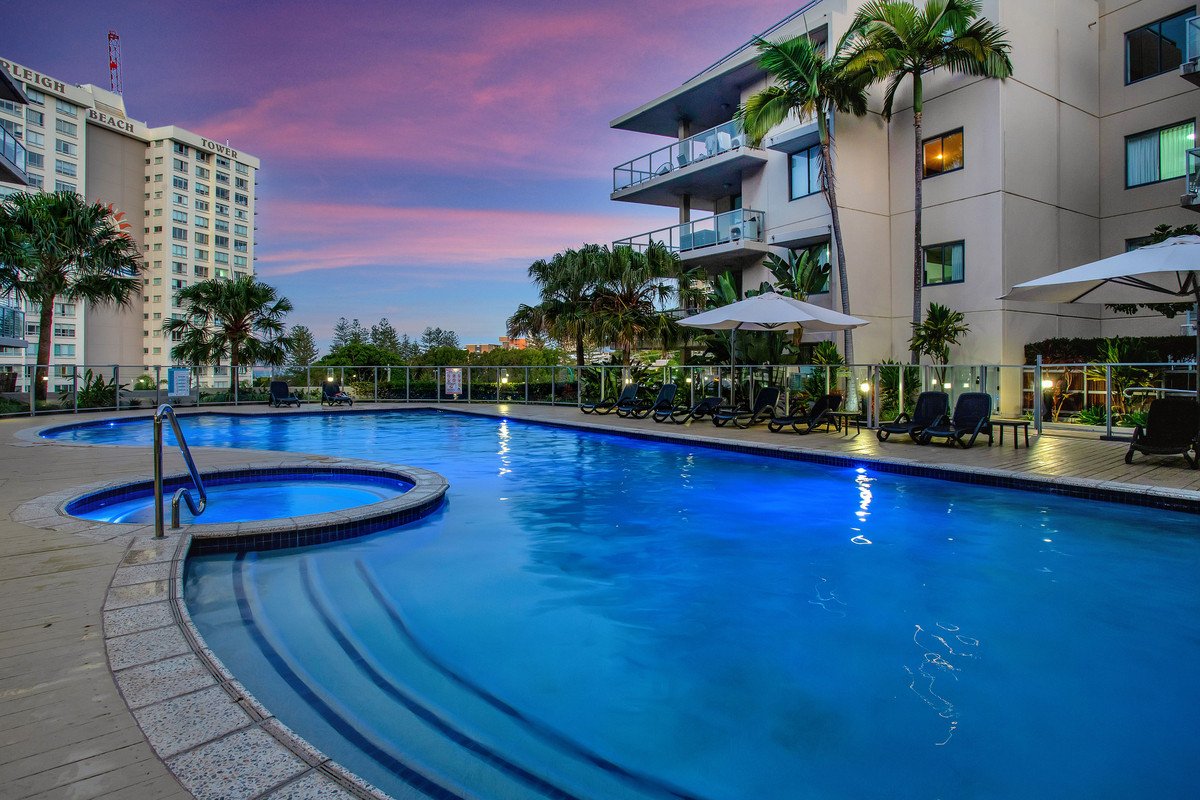 1012/1 Ocean Street BURLEIGH HEADS 4