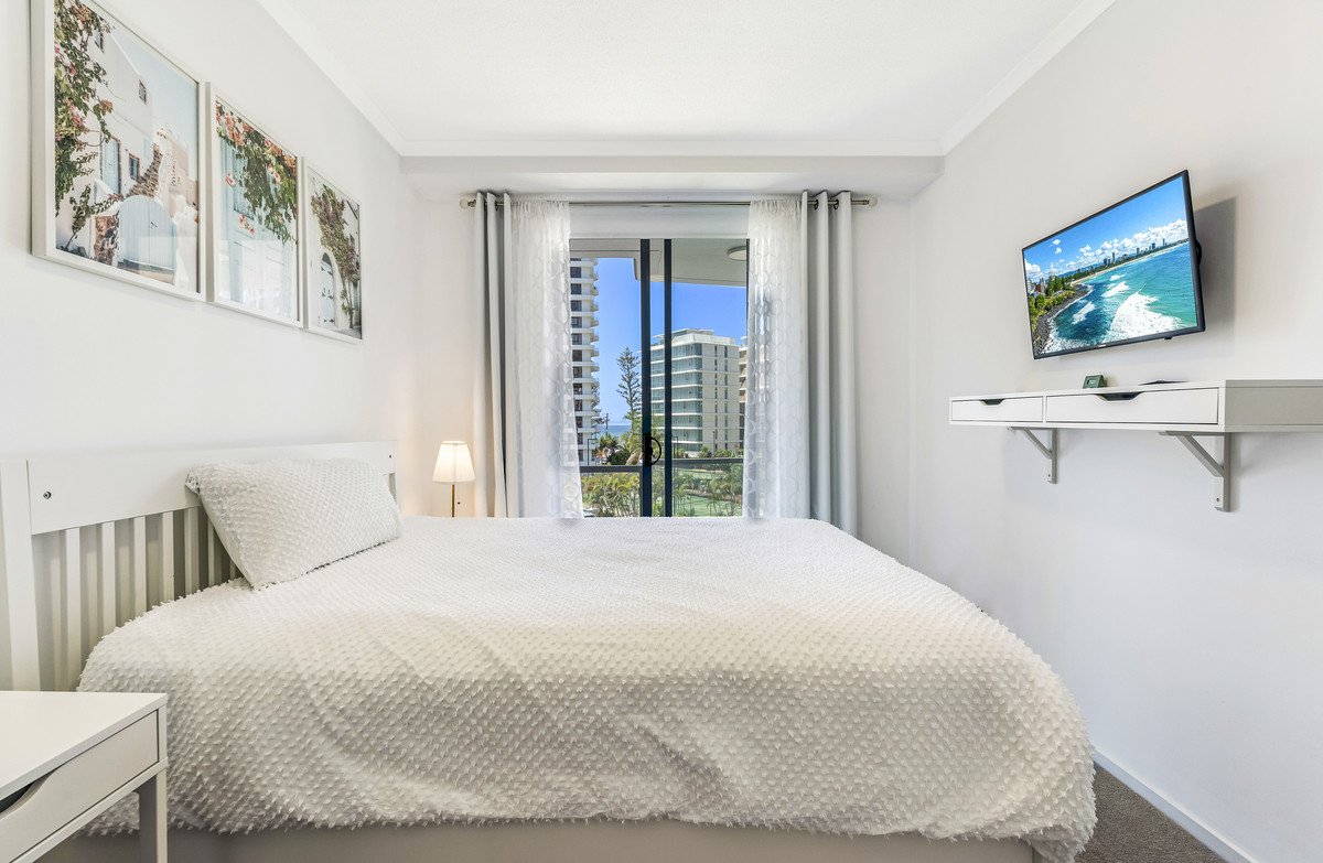 1012/1 Ocean Street BURLEIGH HEADS 7