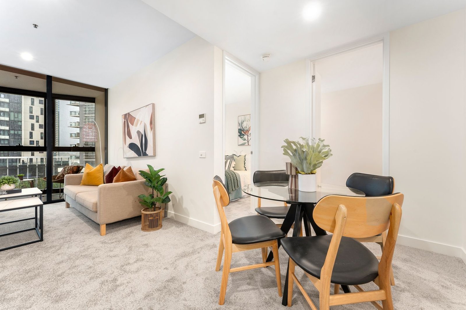 Gallery: 1012/105 Clarendon Street