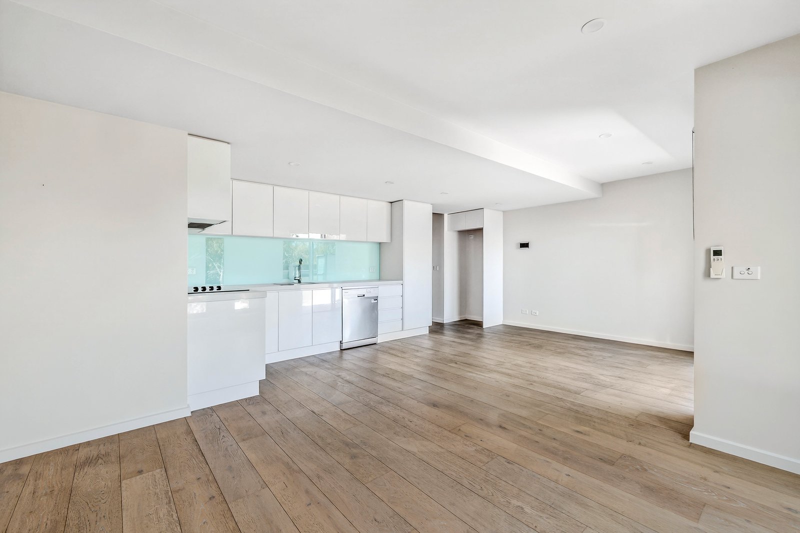 Gallery: 101/214 Warrigal Road