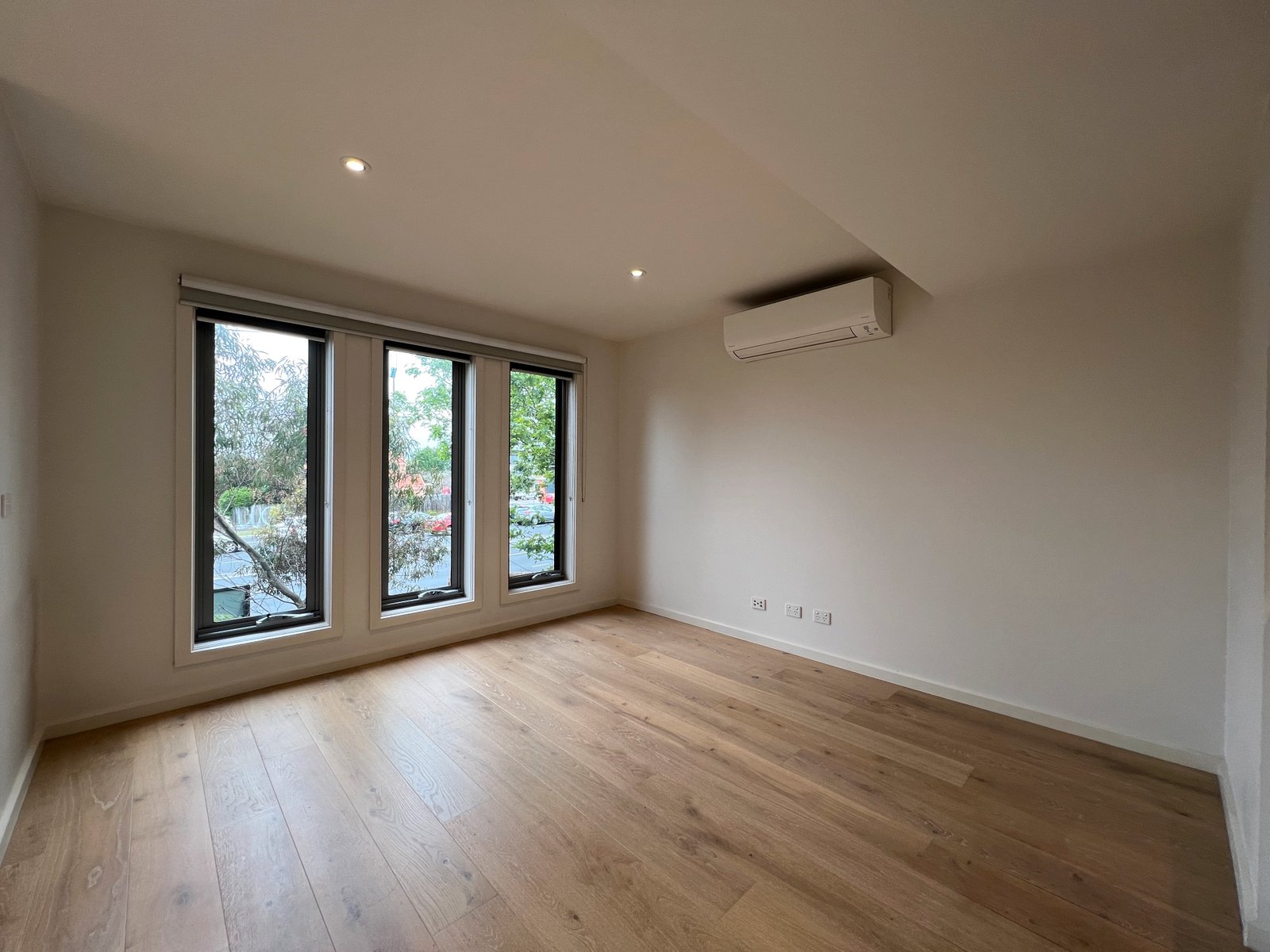 Gallery: 101/214 Warrigal Road