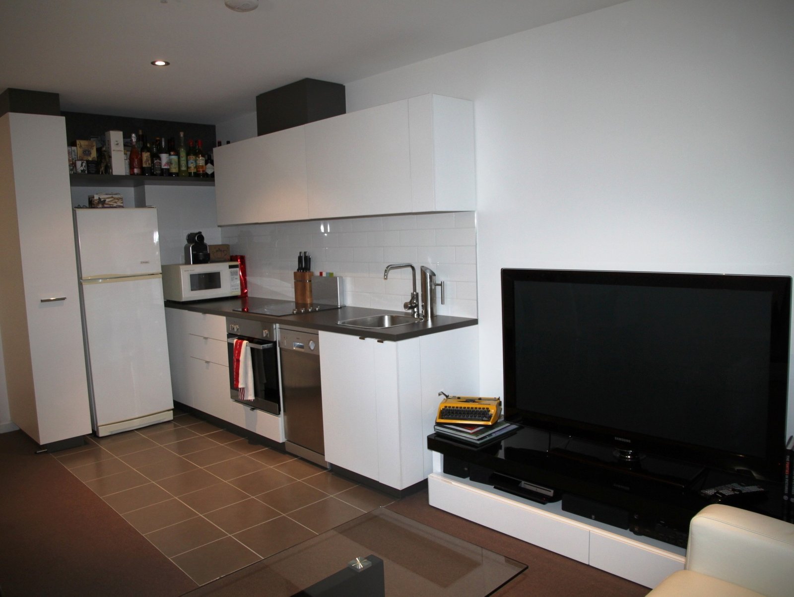 Gallery: 101/233 Dandenong Road