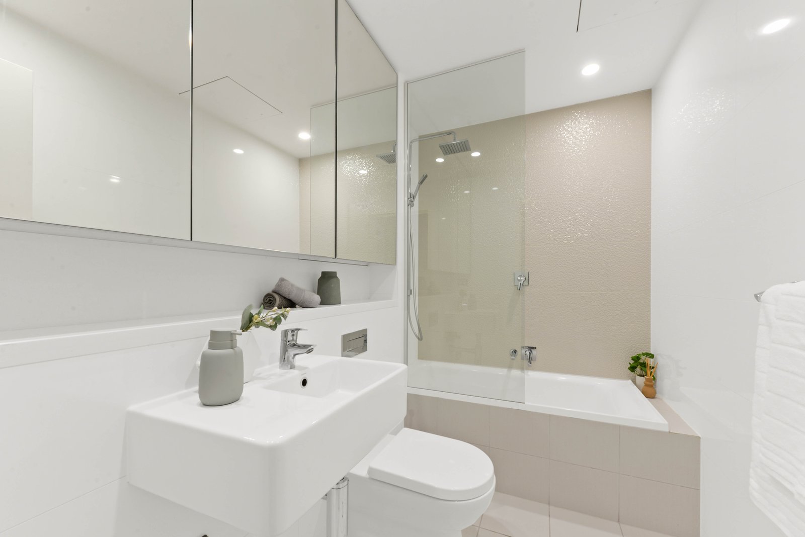101/26 Harvey Street LITTLE BAY 9