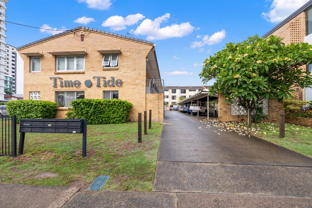 10/126 The Esplanade Burleigh Heads 1