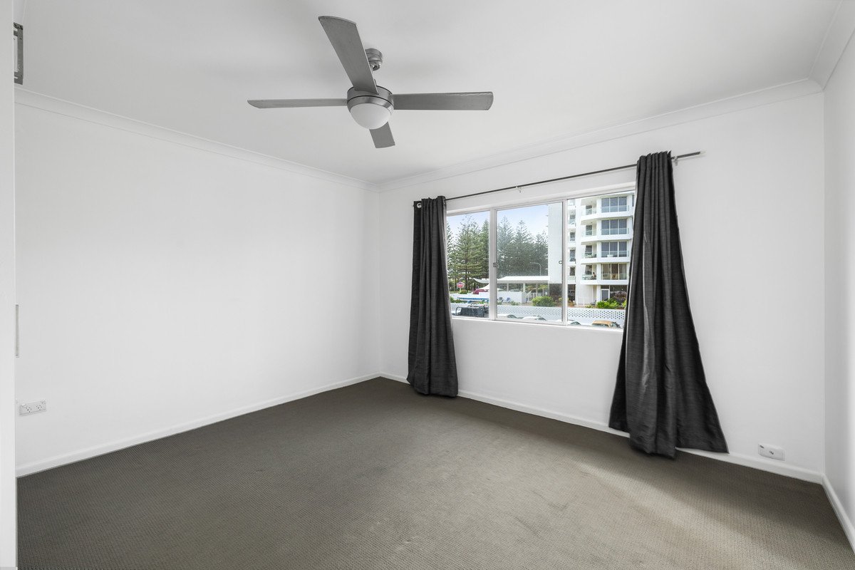 10/126 The Esplanade Burleigh Heads 5