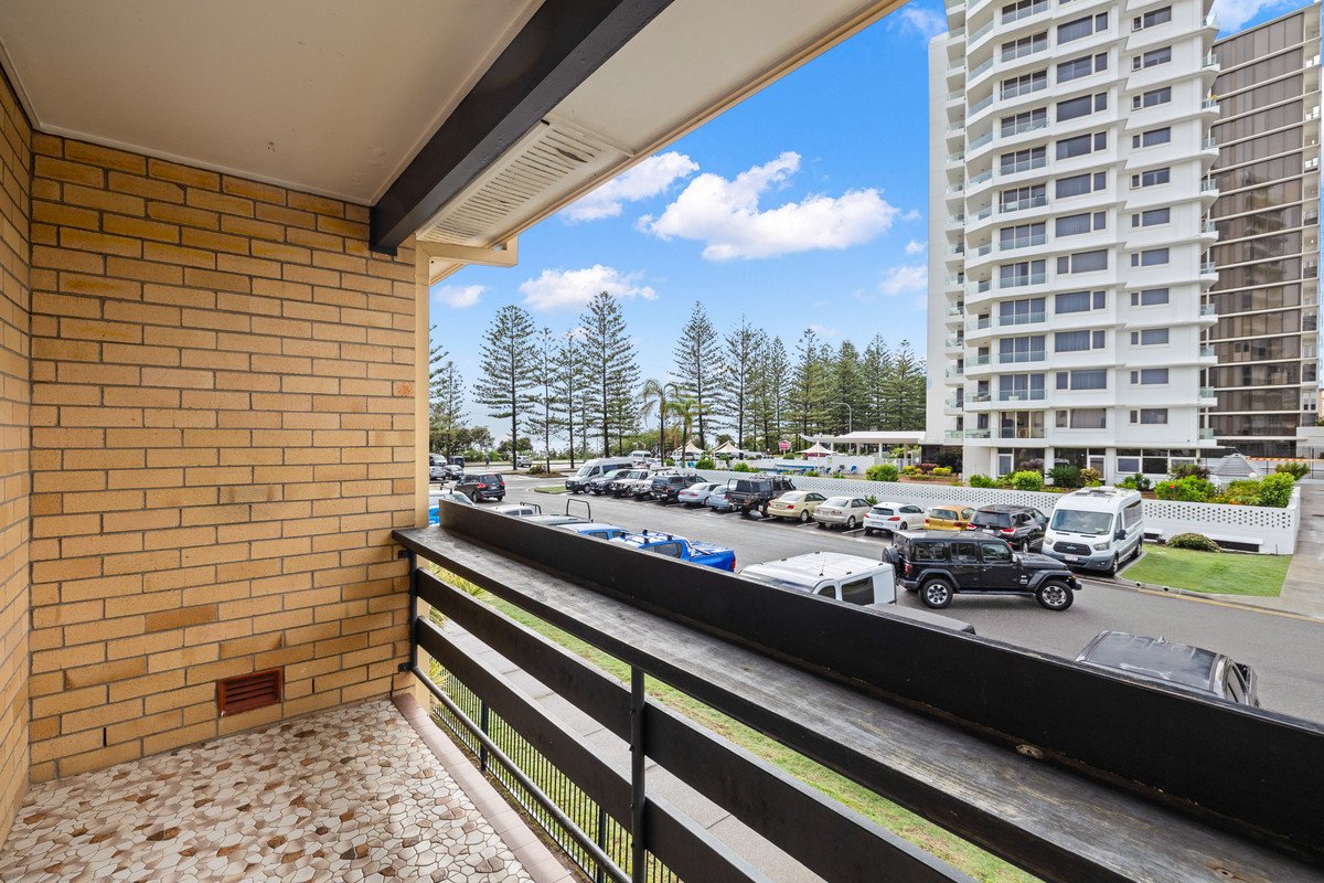10/126 The Esplanade Burleigh Heads 7