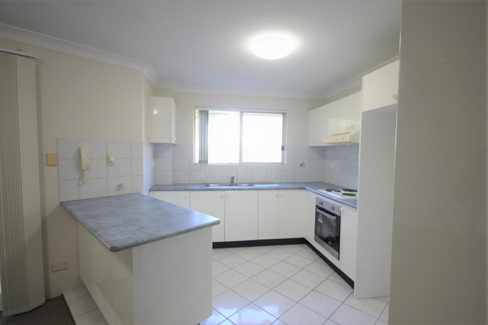 10/128 Harrow Road ROCKDALE 3
