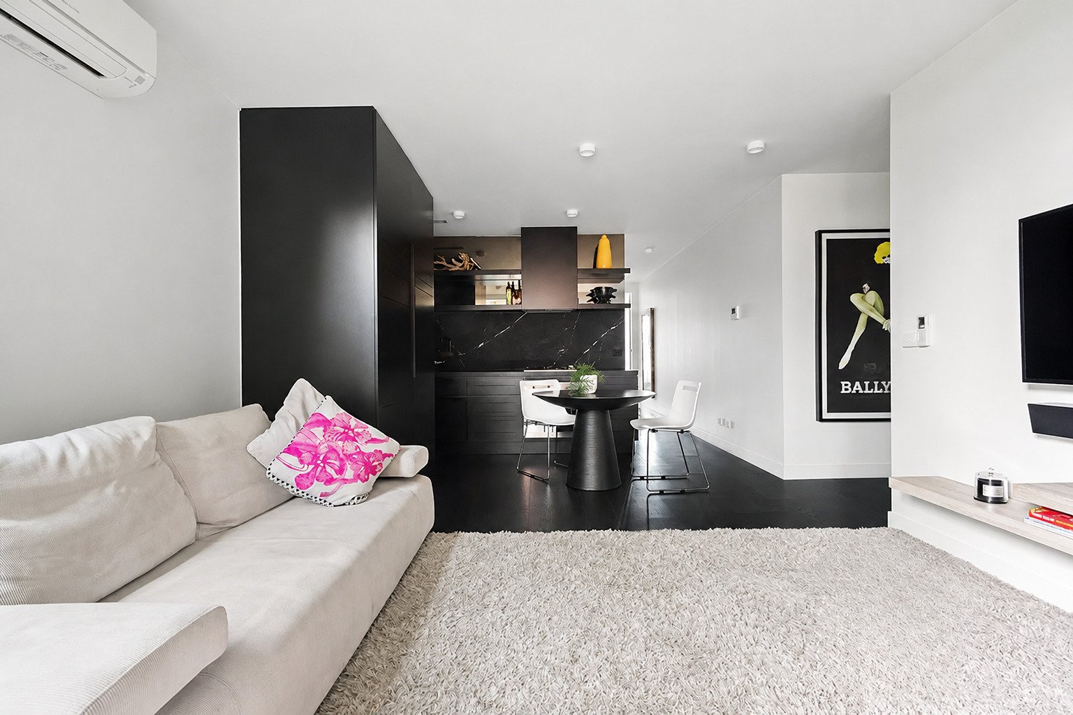 Gallery: 101/297 Clarendon Street