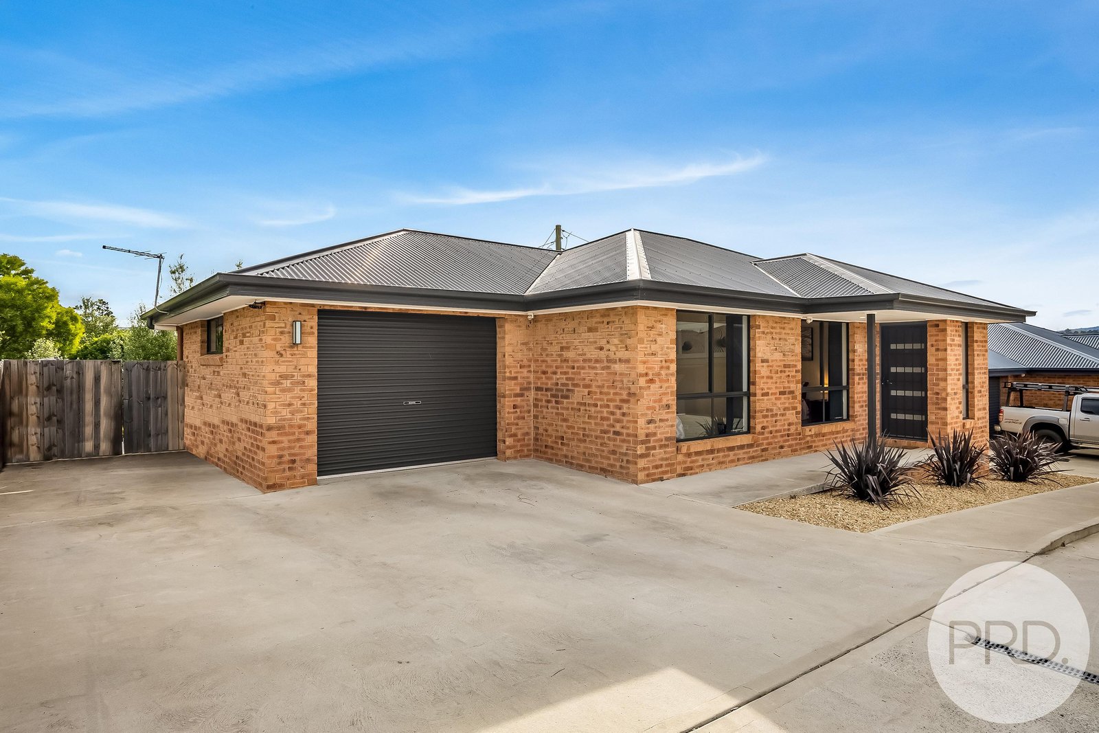 10/13 Burrows Avenue BRIGHTON 3