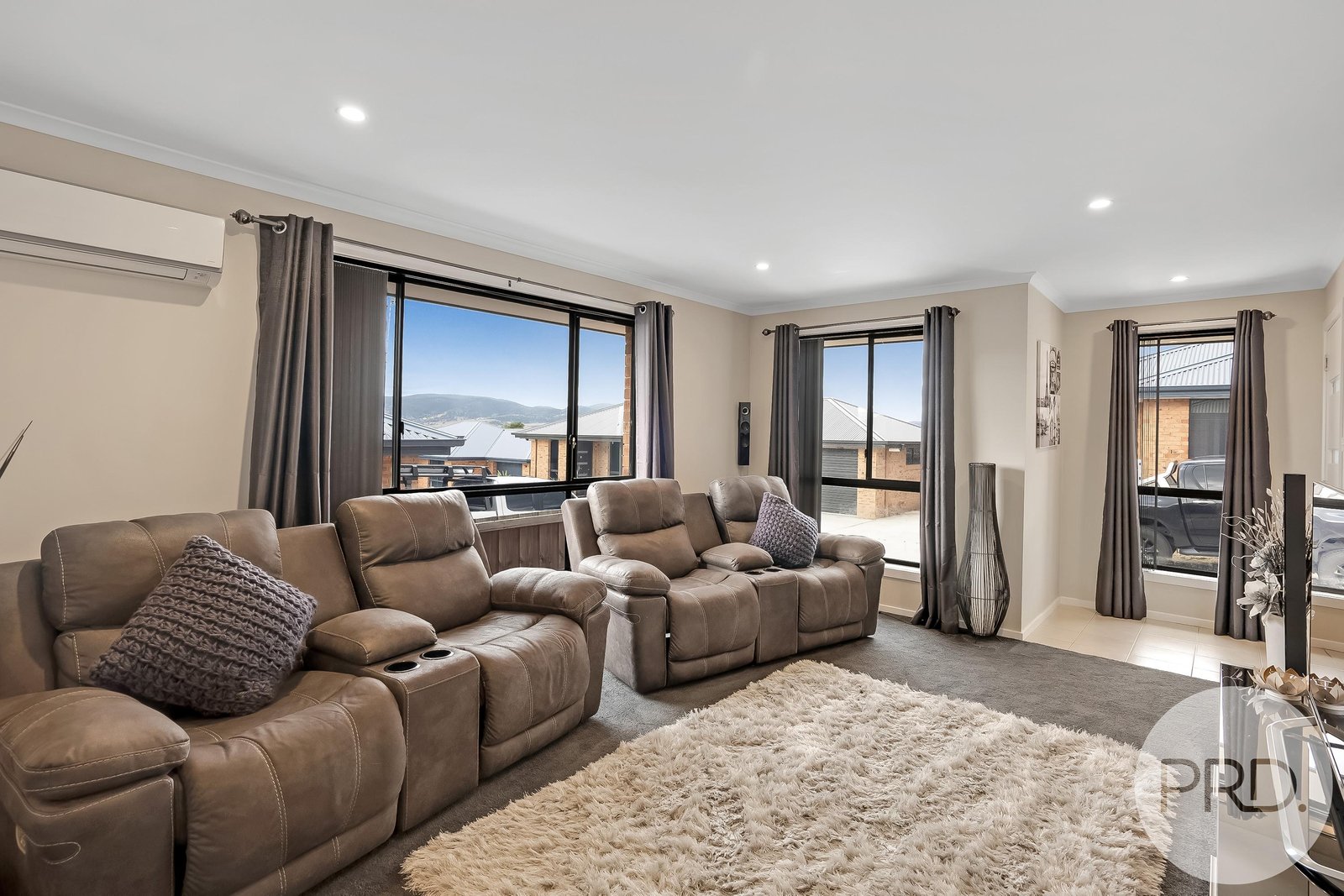 10/13 Burrows Avenue BRIGHTON 5