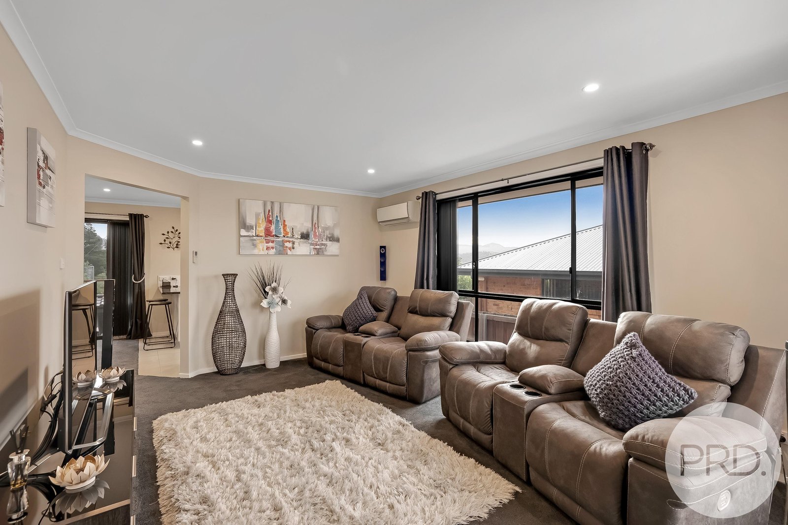 10/13 Burrows Avenue BRIGHTON 7