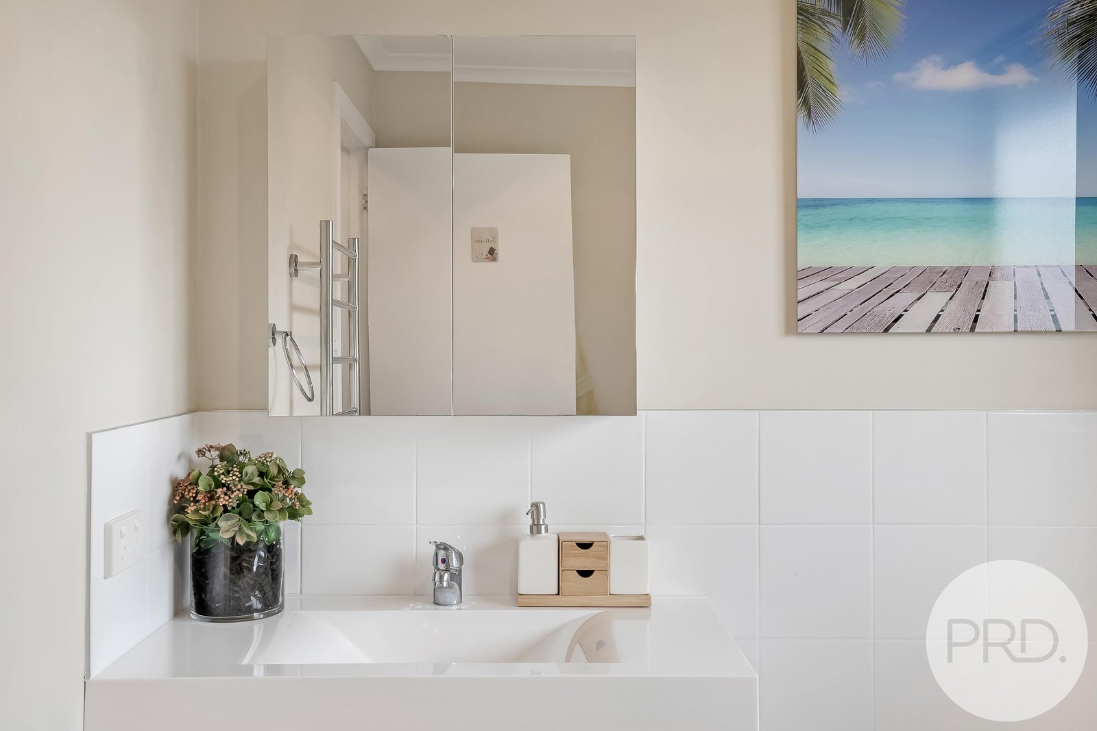 10/13 Burrows Avenue BRIGHTON 14