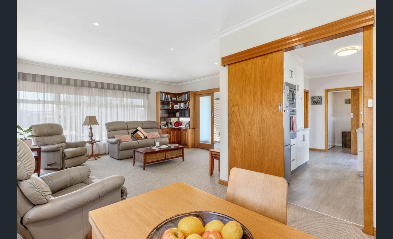 Gallery: 1013 Grevillea Road