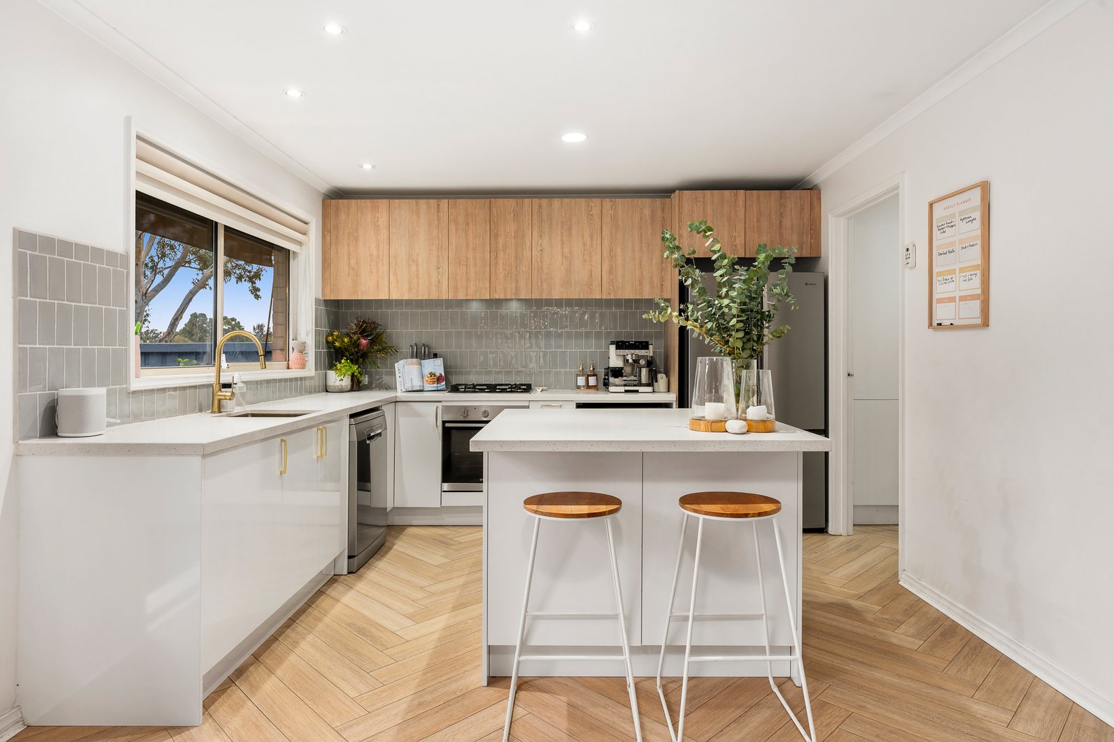Gallery: 10/131-139 Kinross Avenue