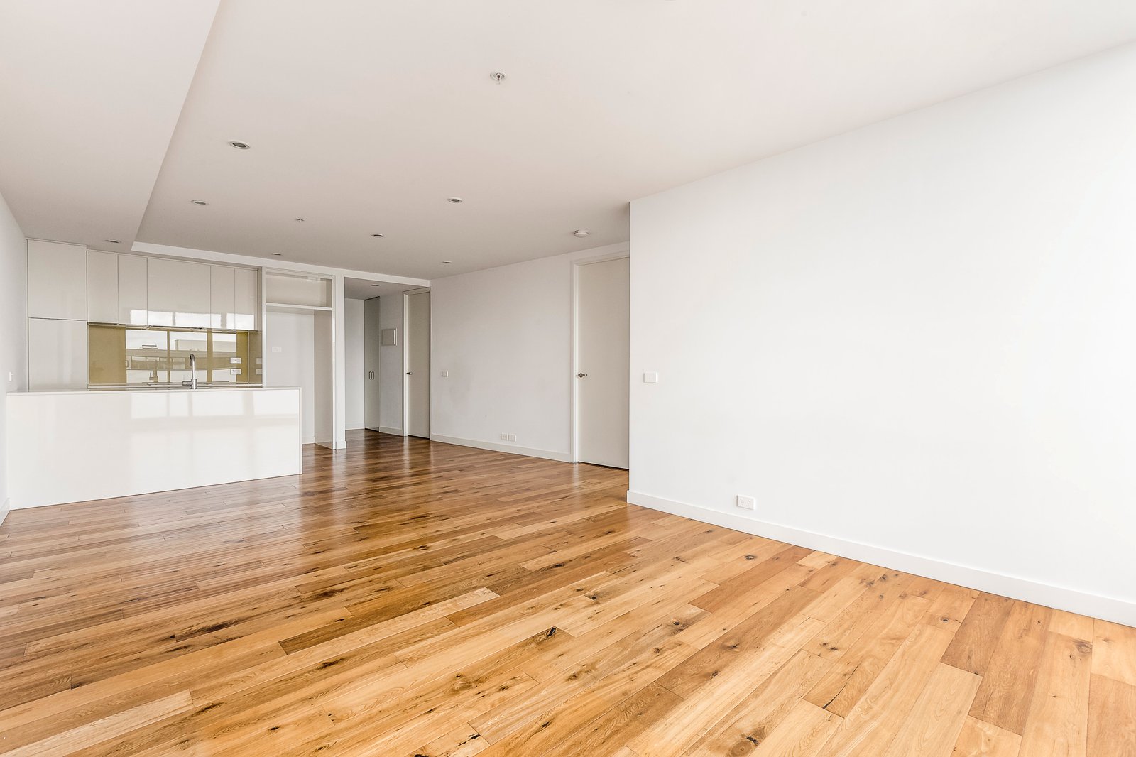 Gallery: 1013/101 Bay Street