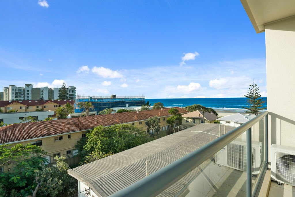 10/1311 Gold Coast Highway PALM BEACH 8