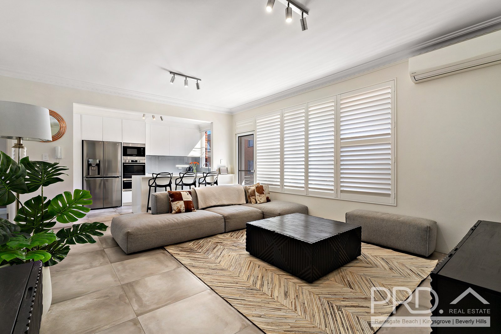 10/132-134 Chuter Avenue RAMSGATE BEACH 2