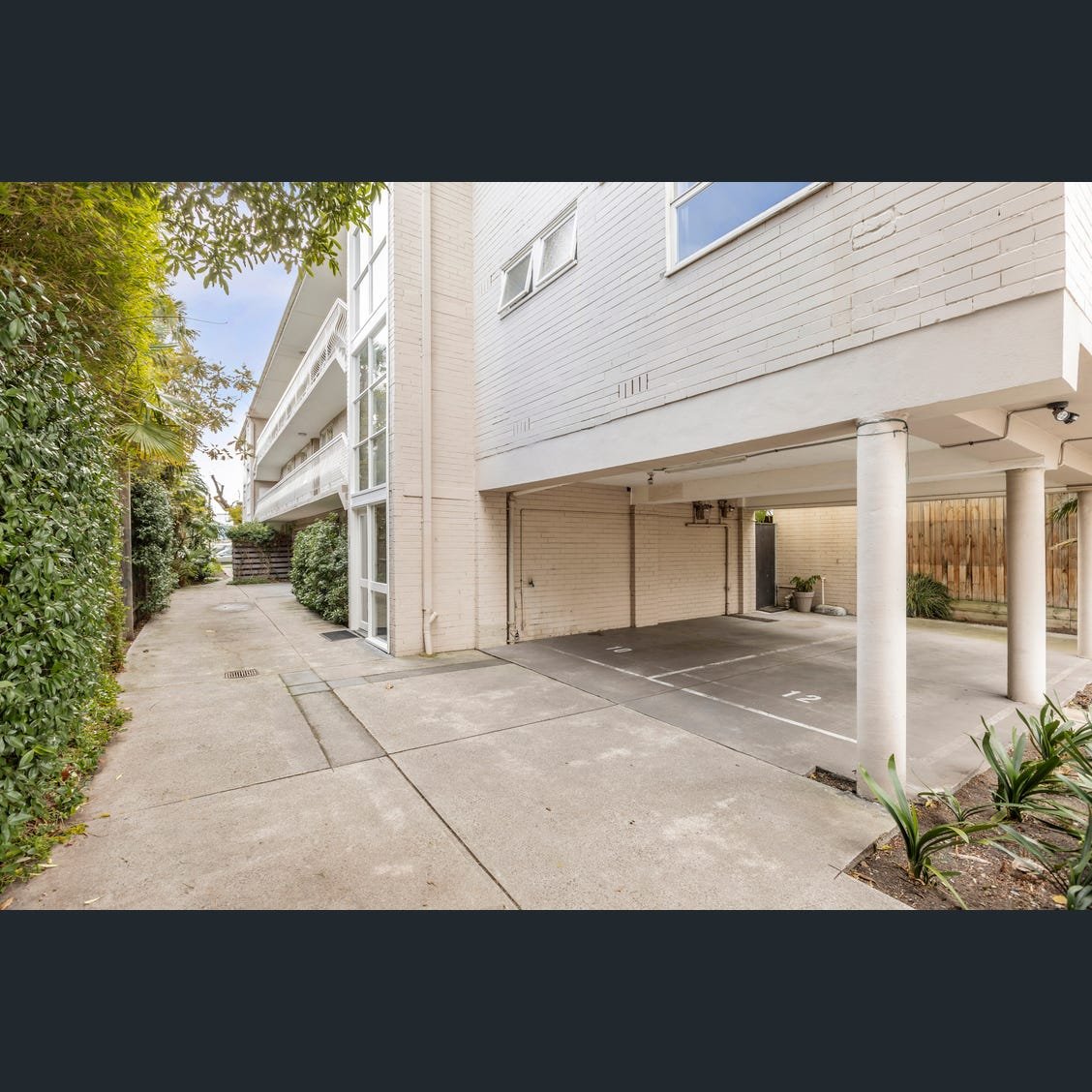 Gallery: 10/14 Deakin Street