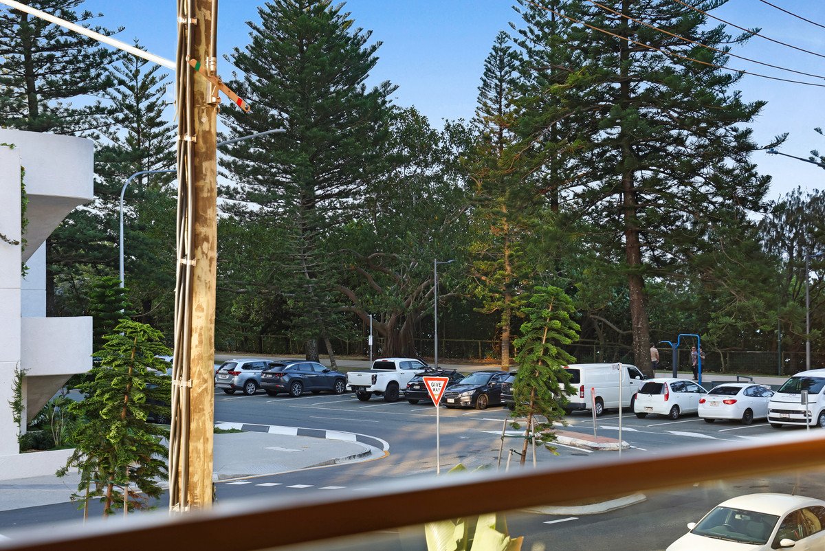 101/4 First Avenue Burleigh Heads 8