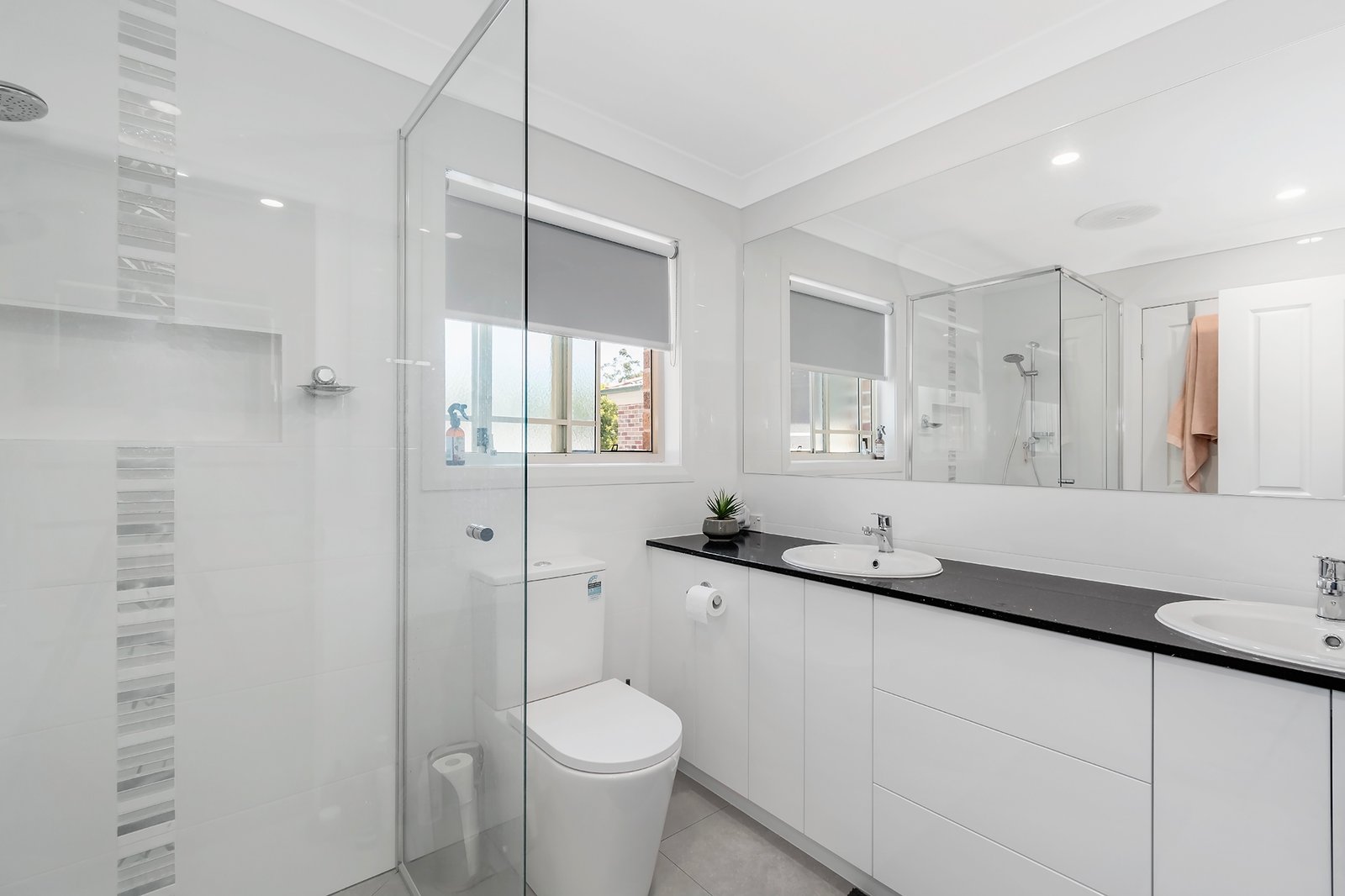 10/14 Oakmont Street ROBINA 6