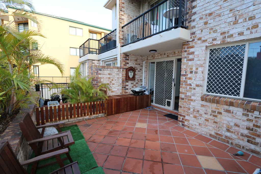 10/14 Spendelove Street SOUTHPORT 2