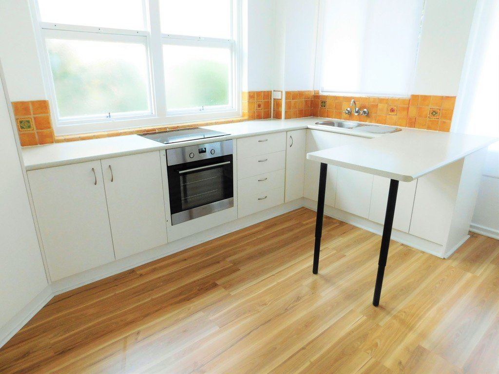 10/14 The Esplanade "Bamboo Court"  BURLEIGH HEADS 3