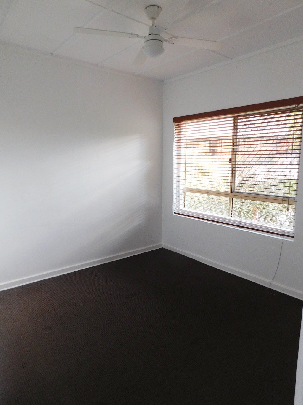 10/14 The Esplanade "Bamboo Court"  BURLEIGH HEADS 4