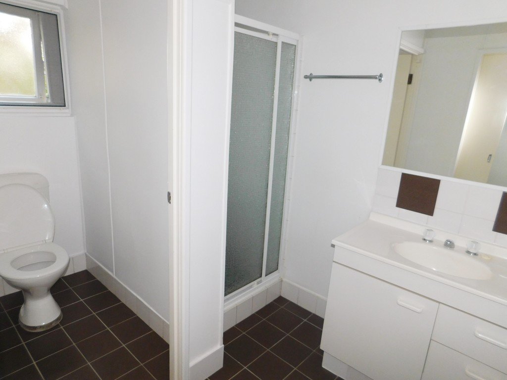 10/14 The Esplanade "Bamboo Court"  BURLEIGH HEADS 5