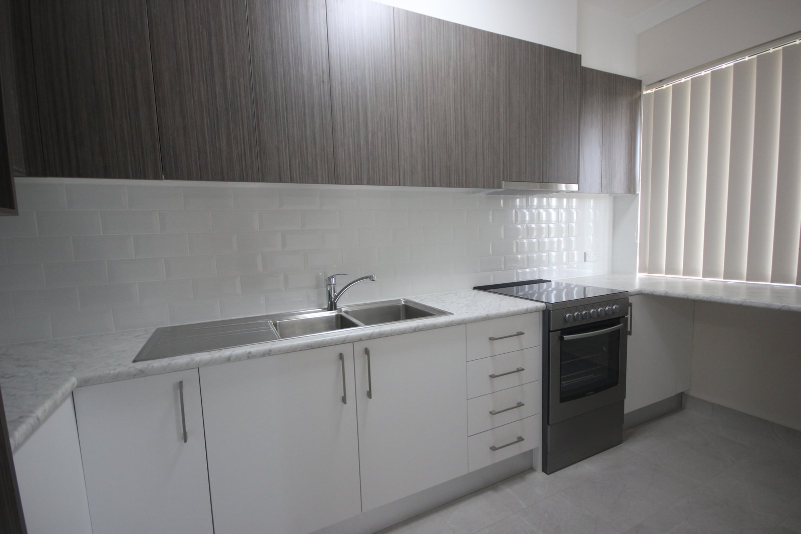 10/142-144 Chuter Avenue SANS SOUCI 2