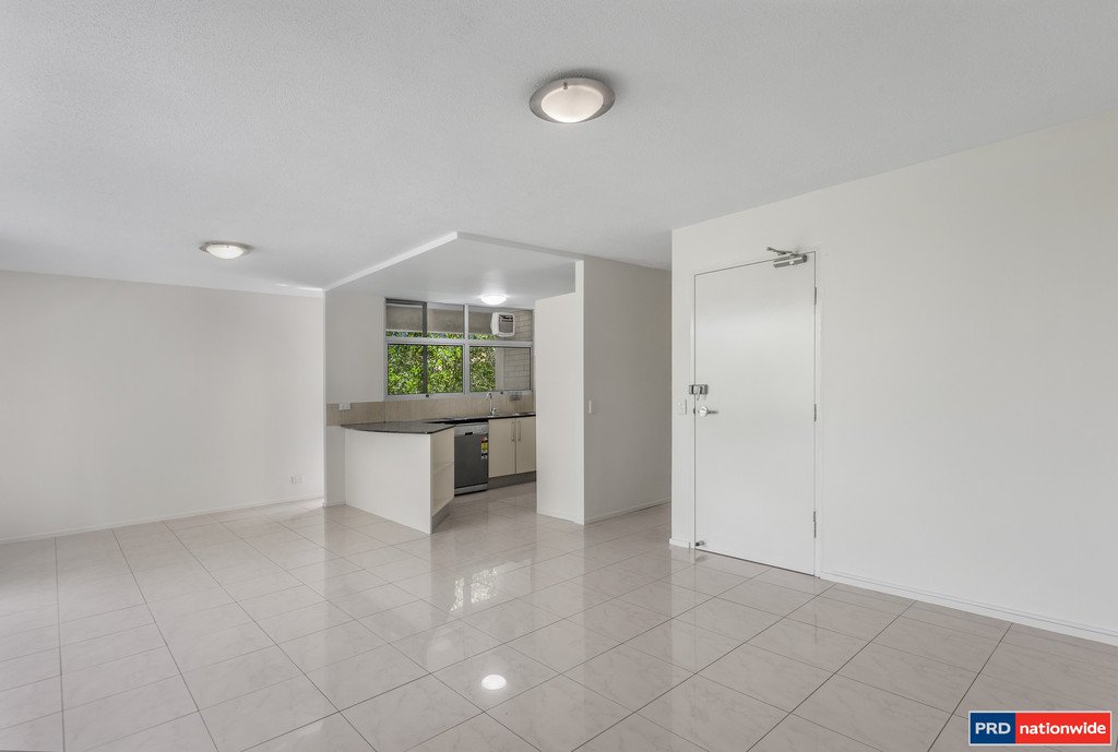 10/142-144 Ryan Street WEST END 3