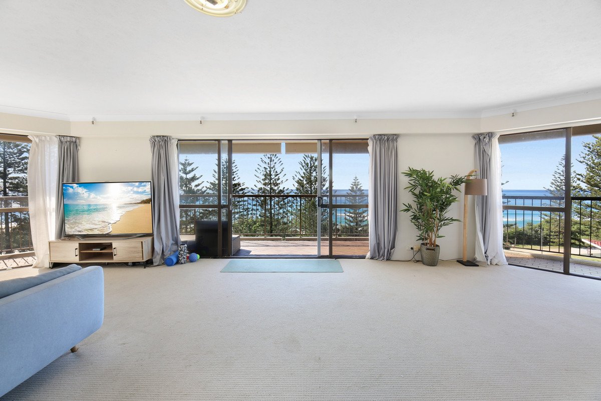 10/146 The Esplanade Burleigh Heads 4