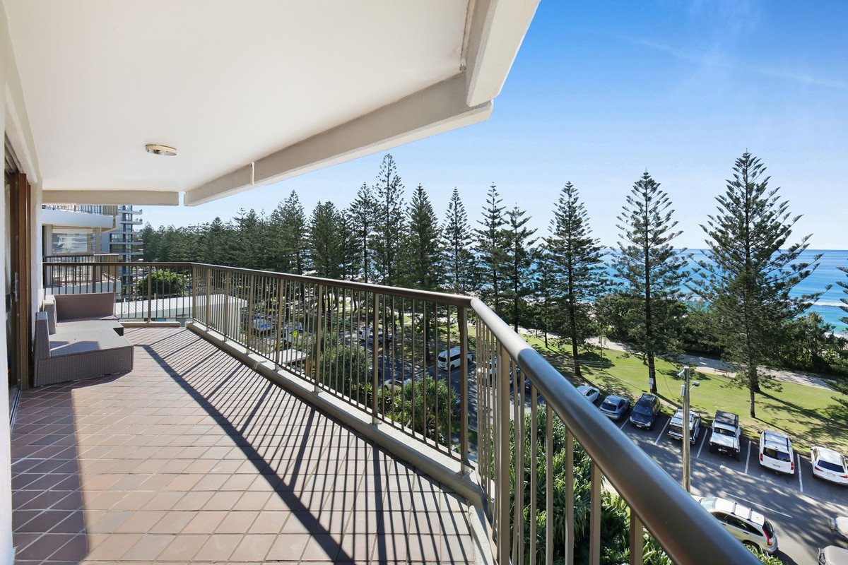 10/146 The Esplanade Burleigh Heads 8