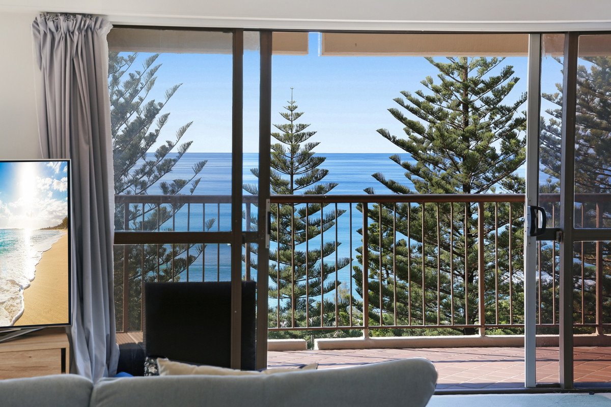 10/146 The Esplanade Burleigh Heads 13