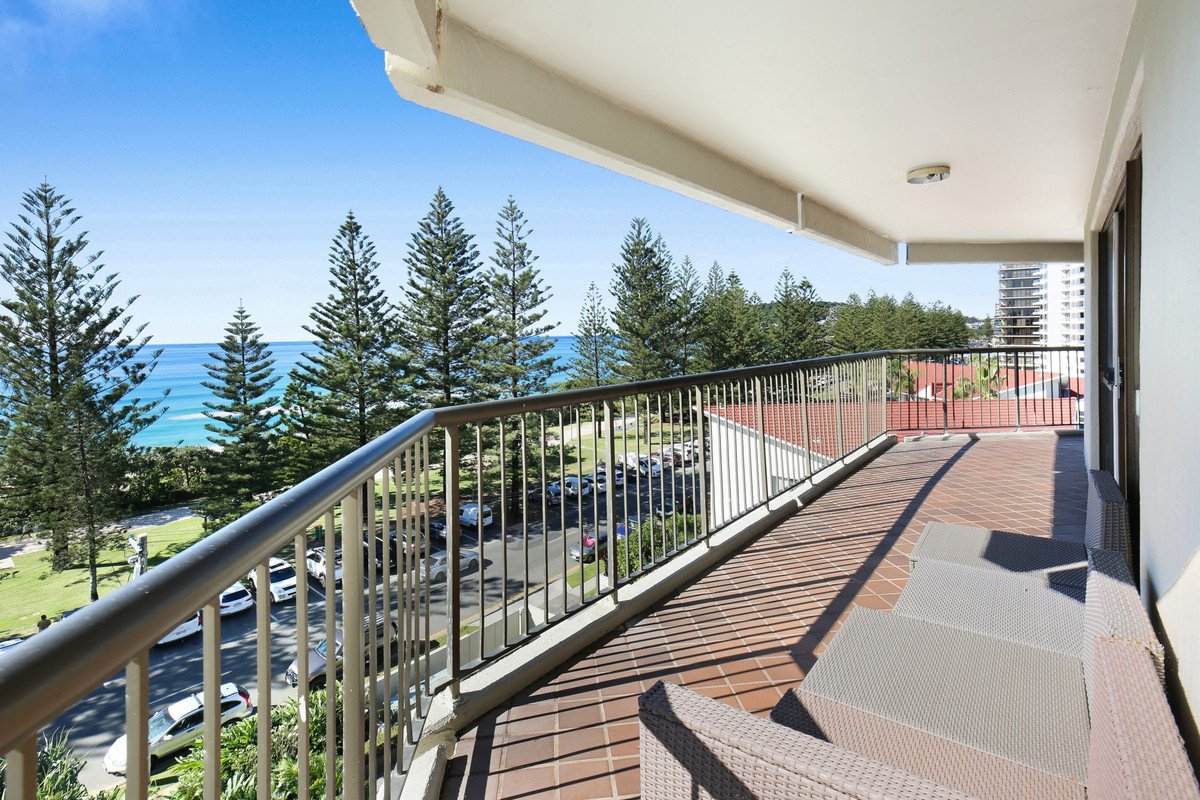 10/146 The Esplanade Burleigh Heads 19