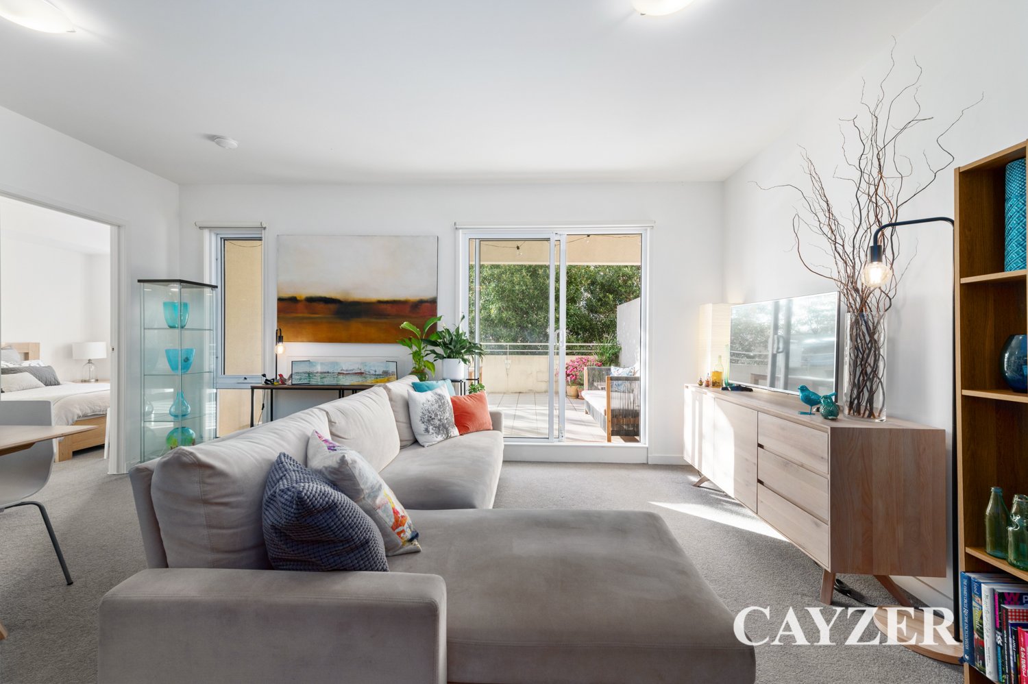 Gallery: 10/15 Liardet Street