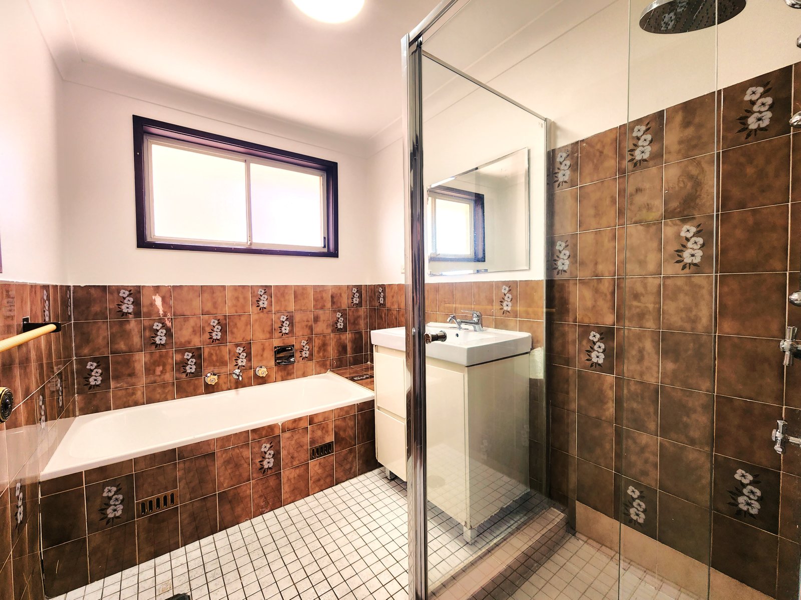 10/15 Wonga  LURNEA 6